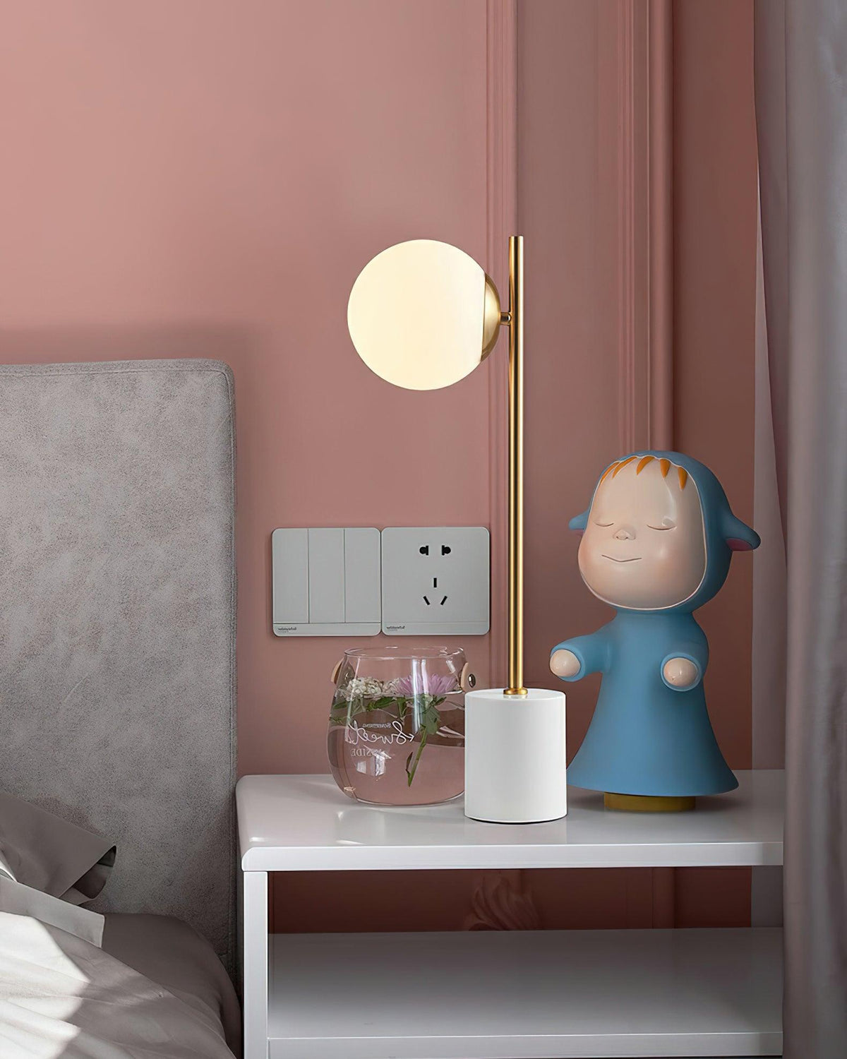 Harper Globe Table Lamp 8.7"