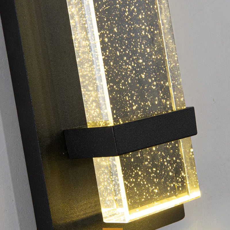 Outdoor LED Wall Lamp with PIR Motion Sensor and IP65 Waterproof Grade