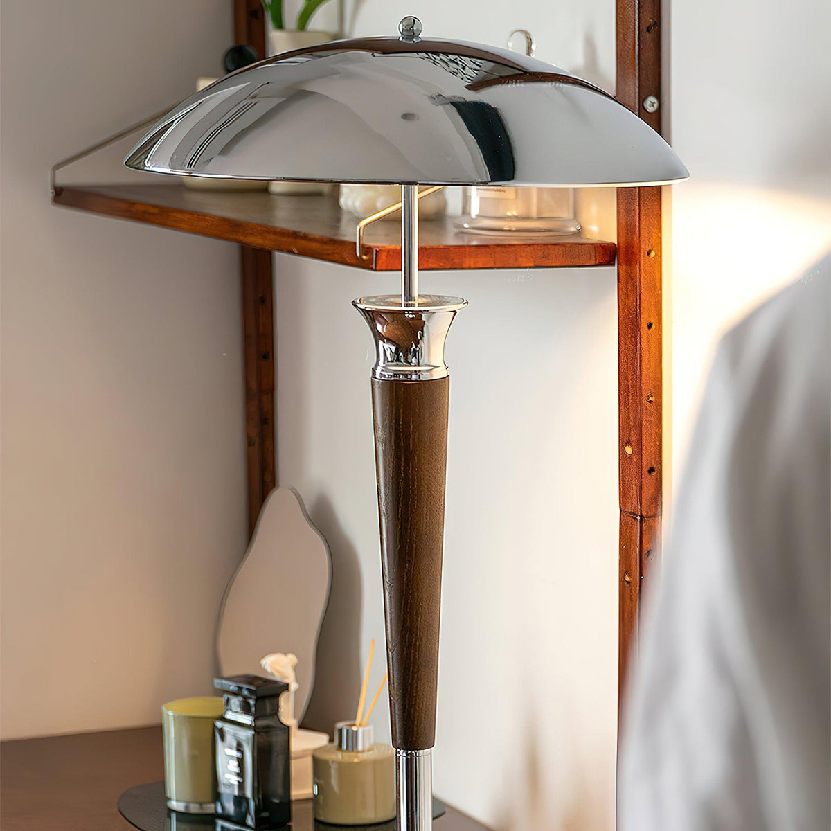 Helmet Floor Lamp 15.7"