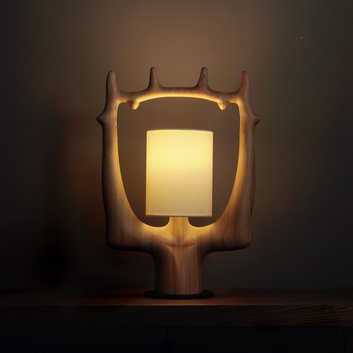 Antler Ring Table Lamp