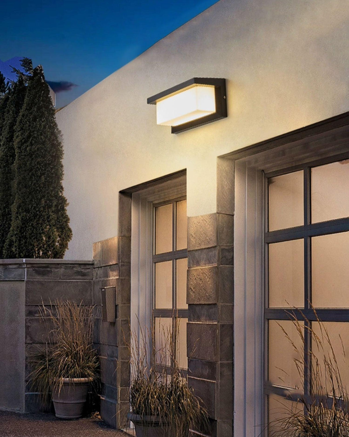Horizontal LED Outdoor Light