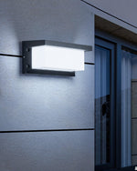 Horizontal LED Outdoor Light