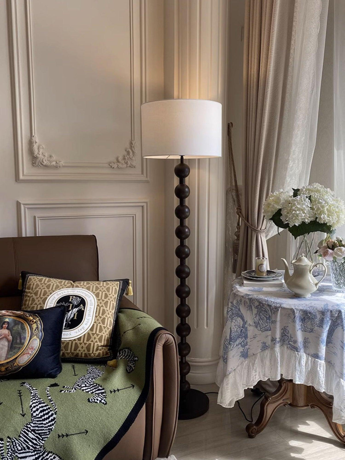 Hugo Barbell Floor Lamp 15.7"