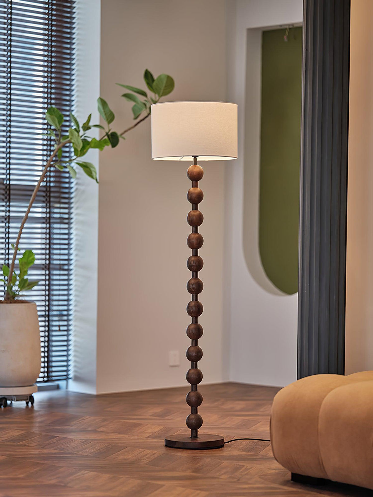 Hugo Barbell Floor Lamp 15.7"