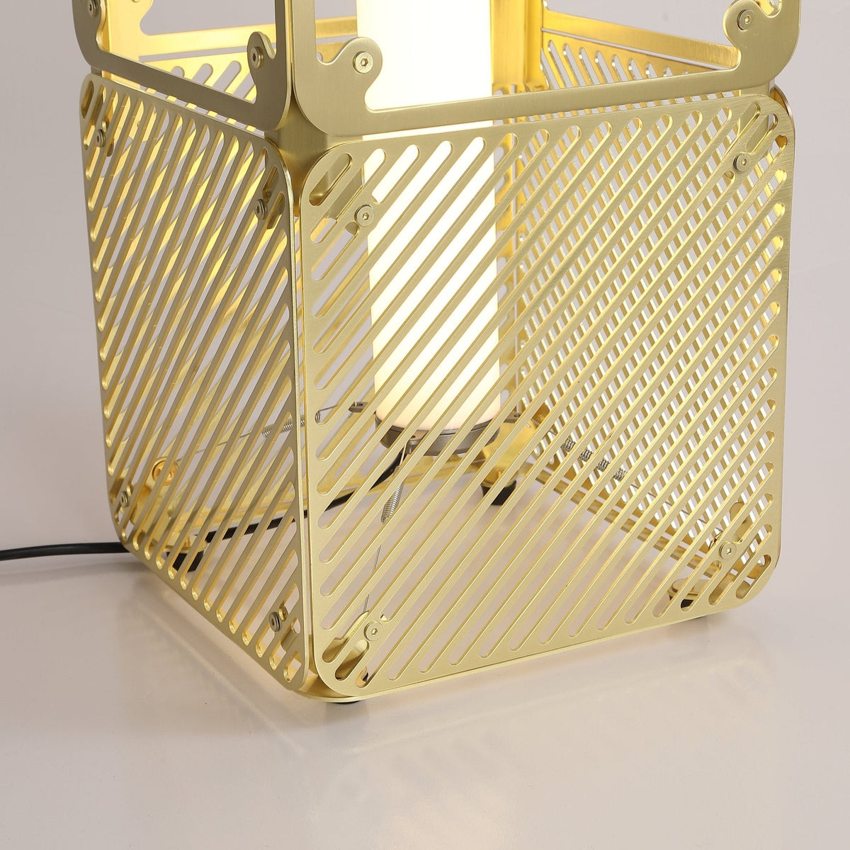 Hyperqube Table Lamp