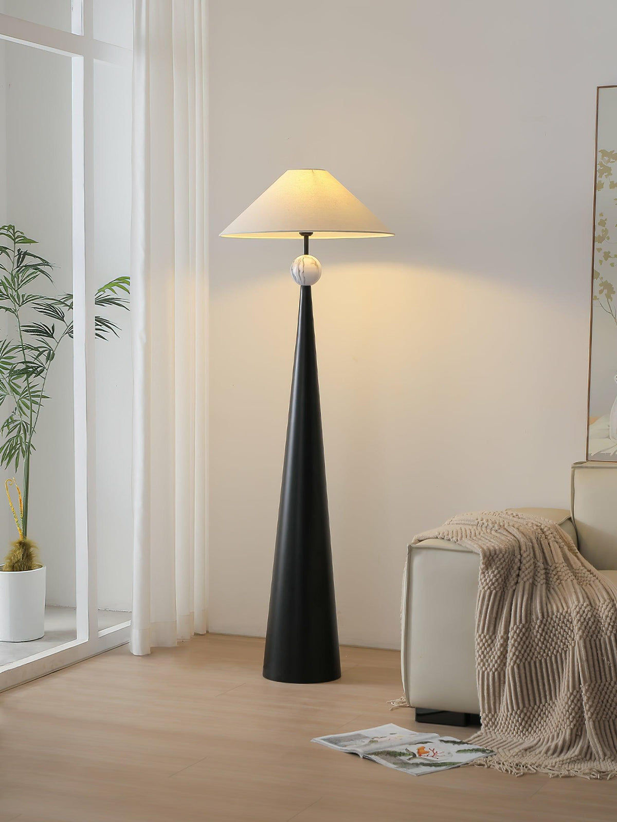 Innes Floor Lamp 21.7"