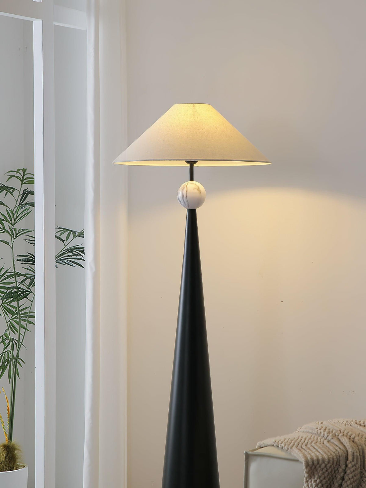 Innes Floor Lamp 21.7"