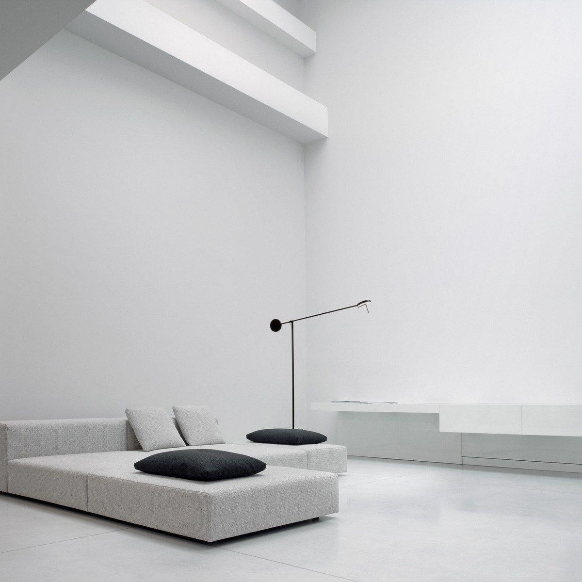 Invisible Led C4 Floor Lamp 35.8"