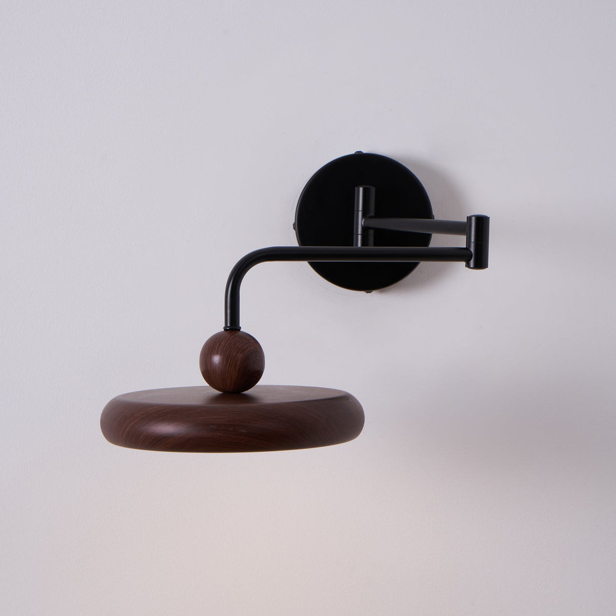 Karlin Wall Light