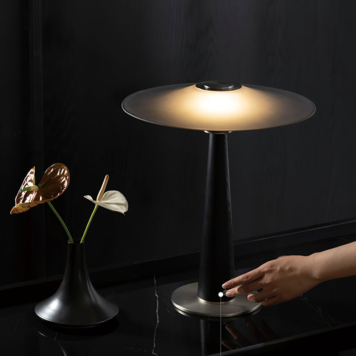 Kizu Peak Table Lamp