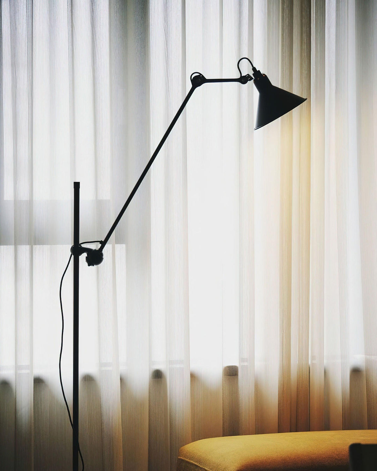 Versa Glide G215 Floor Lamp 12.6″