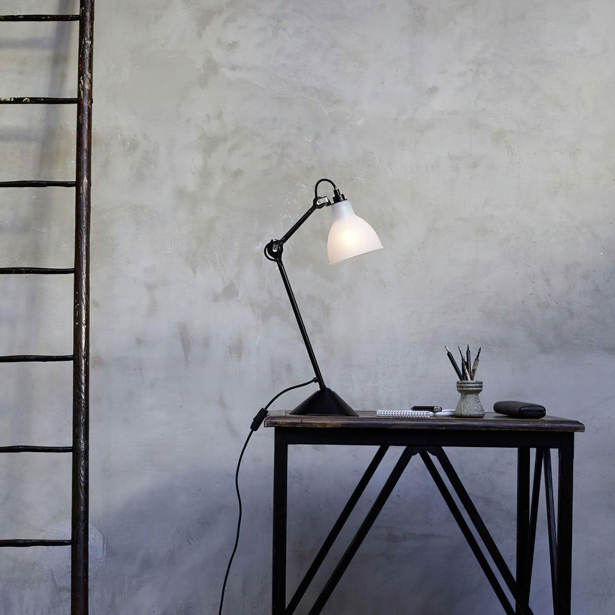 Versa Glide G205 Table Lamp 6.5″