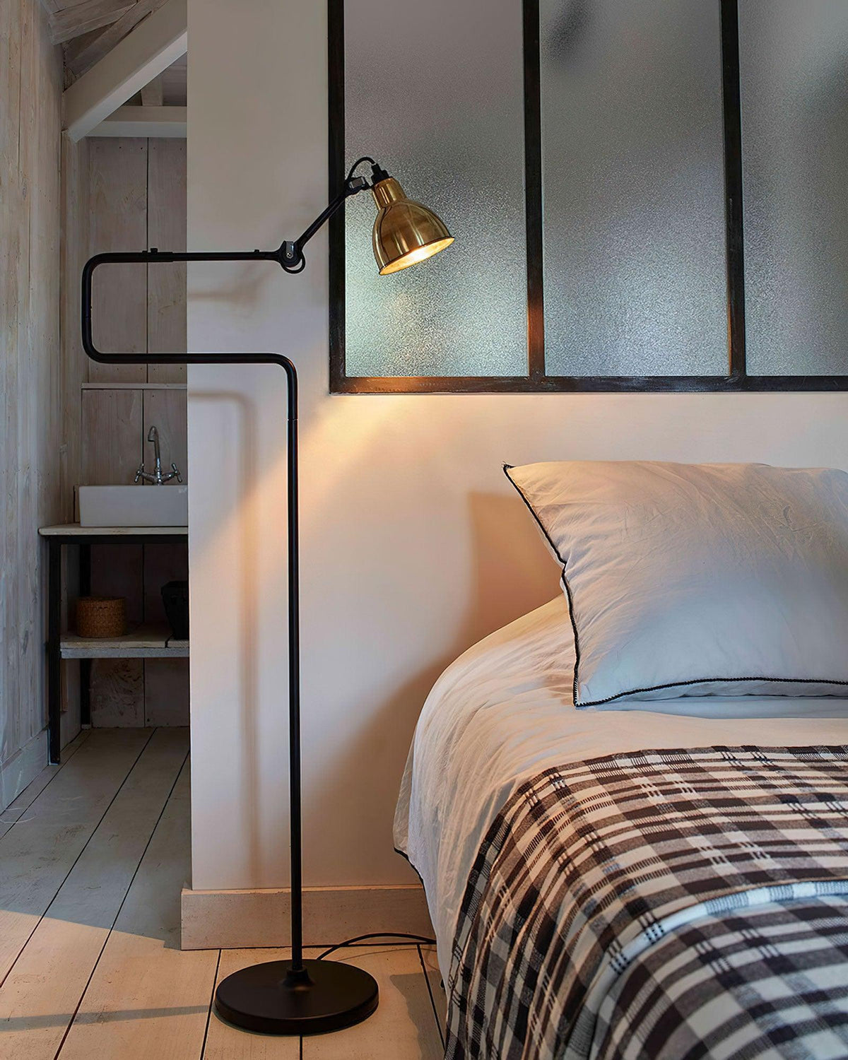 Versa Glide G411 Floor Lamp 10.5″