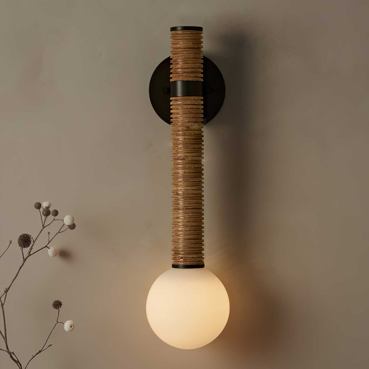 Lestro Wall Light
