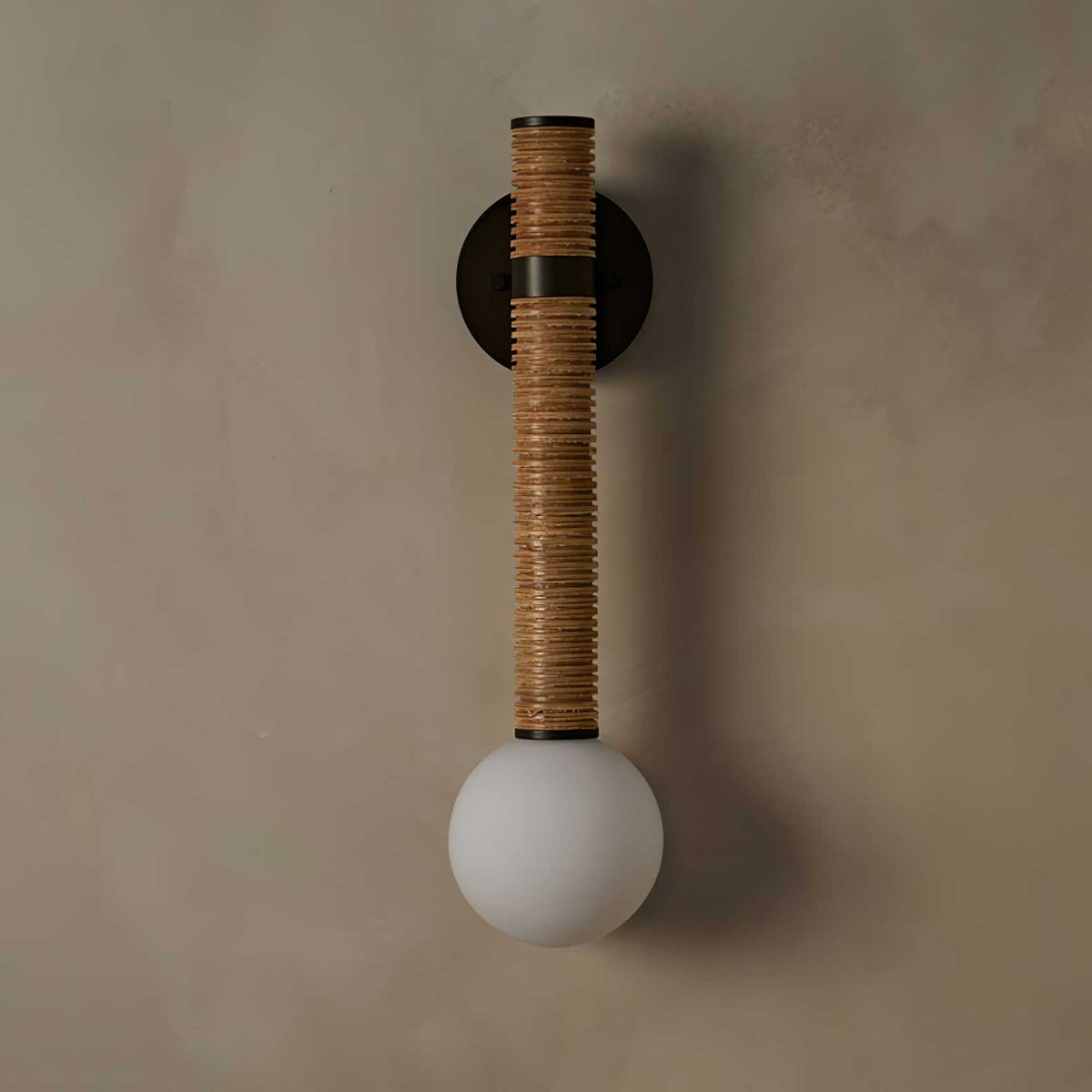 Lestro Wall Light
