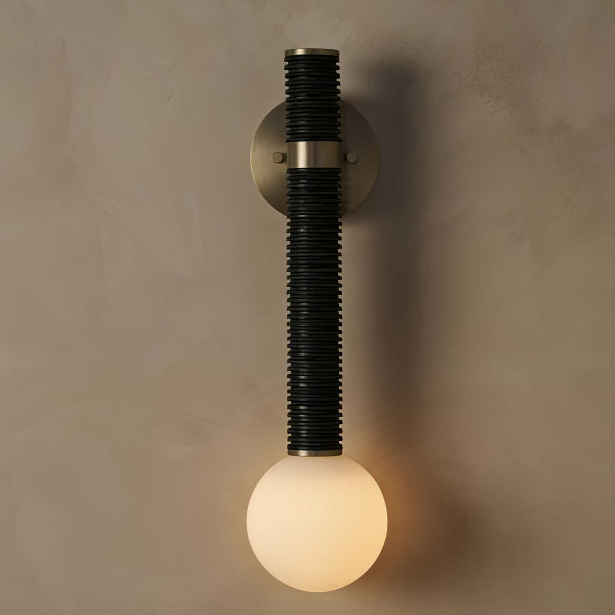Lestro Wall Light
