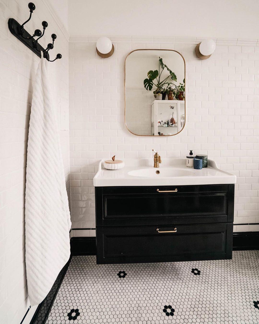 Liila Wall Lamp 5.9"