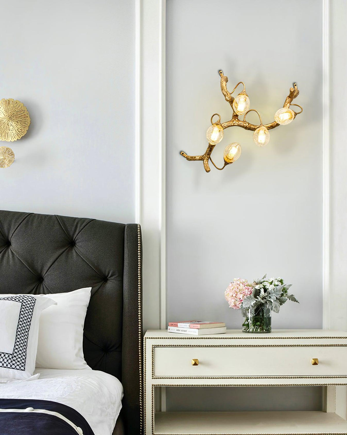 Lotus Seed Right Wall Lamp 15.7"