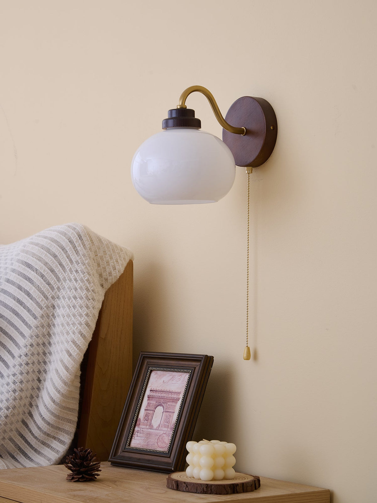 Lumea Crest Wall Lamp