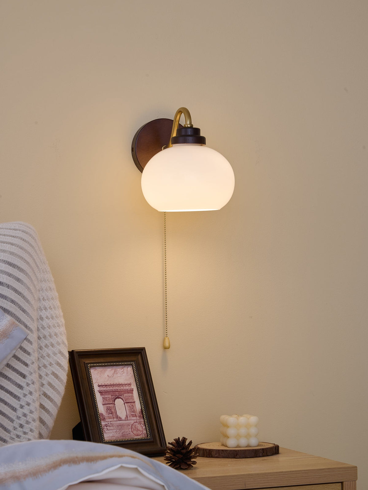 Lumea Crest Wall Lamp