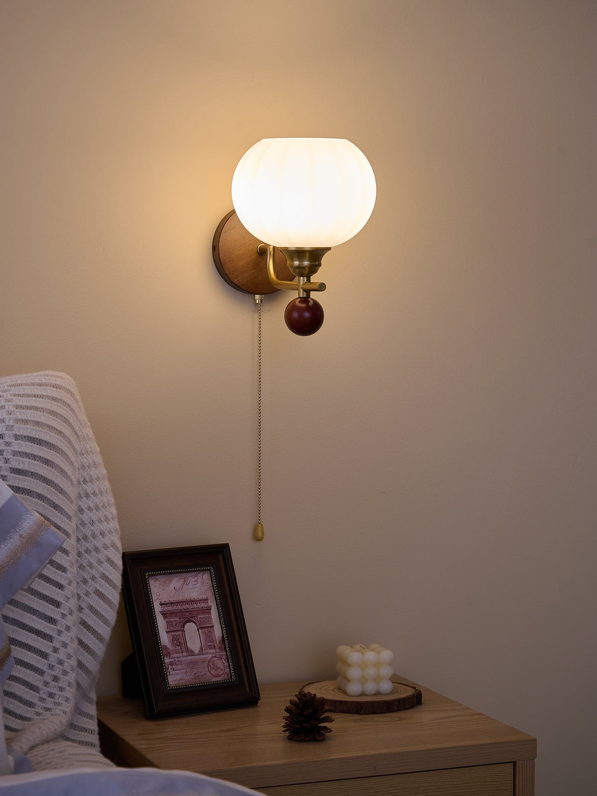 Lumea Crest Wall Lamp
