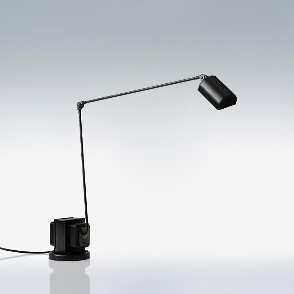 Apex Flex Table Lamp 4.3"
