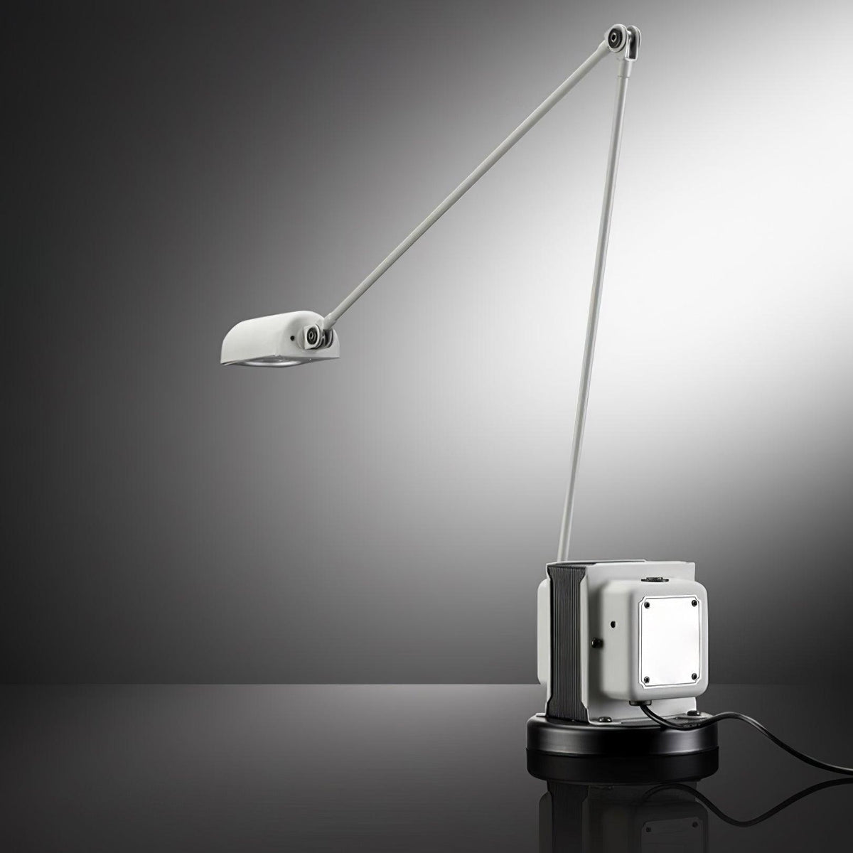 Apex Flex Table Lamp 4.3"