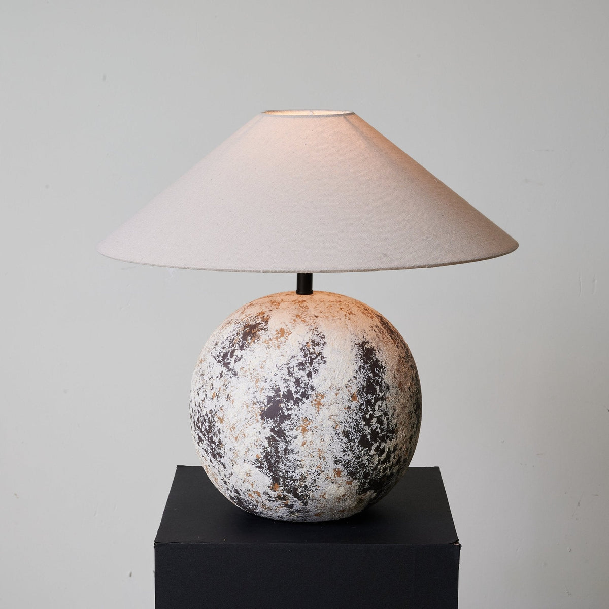 Luna Terra Table Lamp