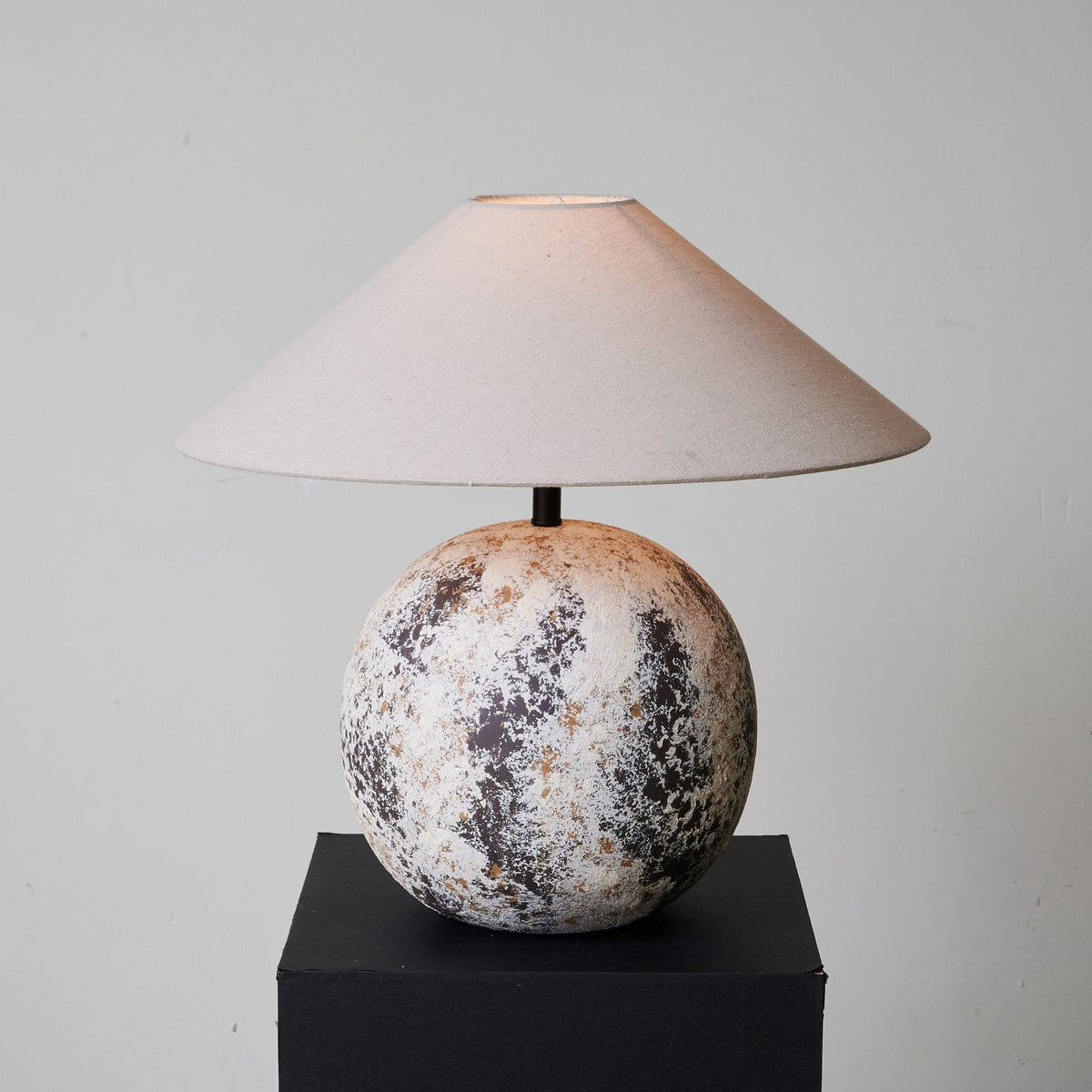 Luna Terra Table Lamp
