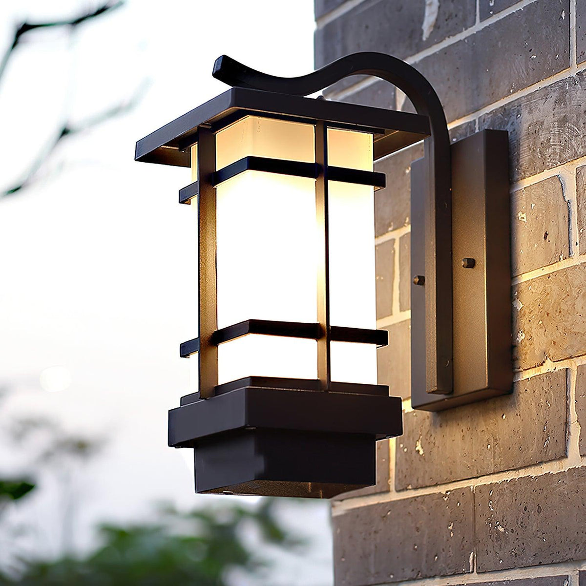 Madison Outdoor Wall Lamp