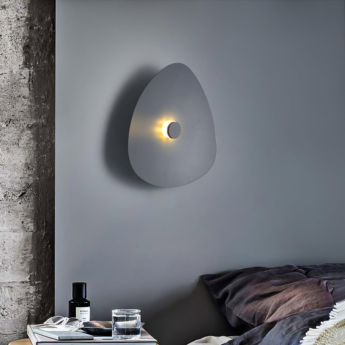 Minimal Flaky Wall Light
