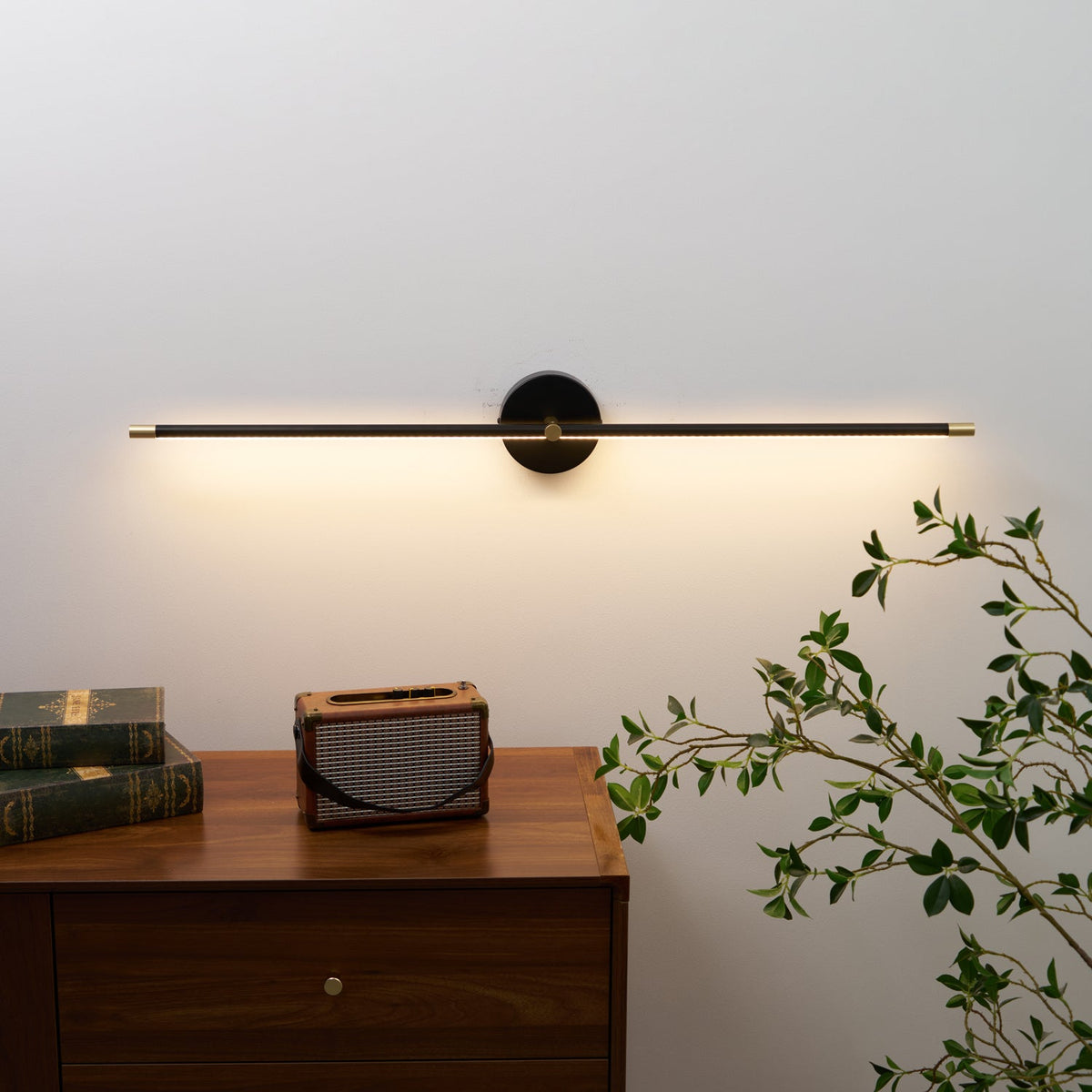 Minimalist Linear LED Wall Lamp