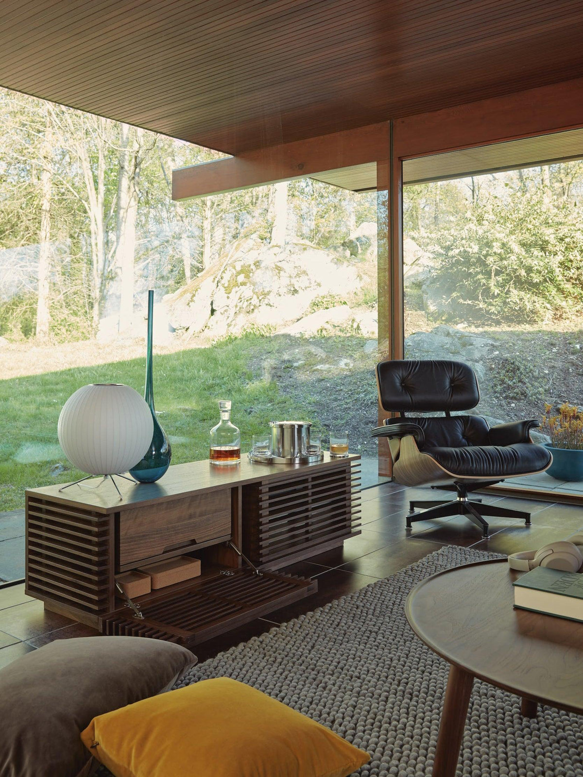 Nelson Tripod Table Lamp