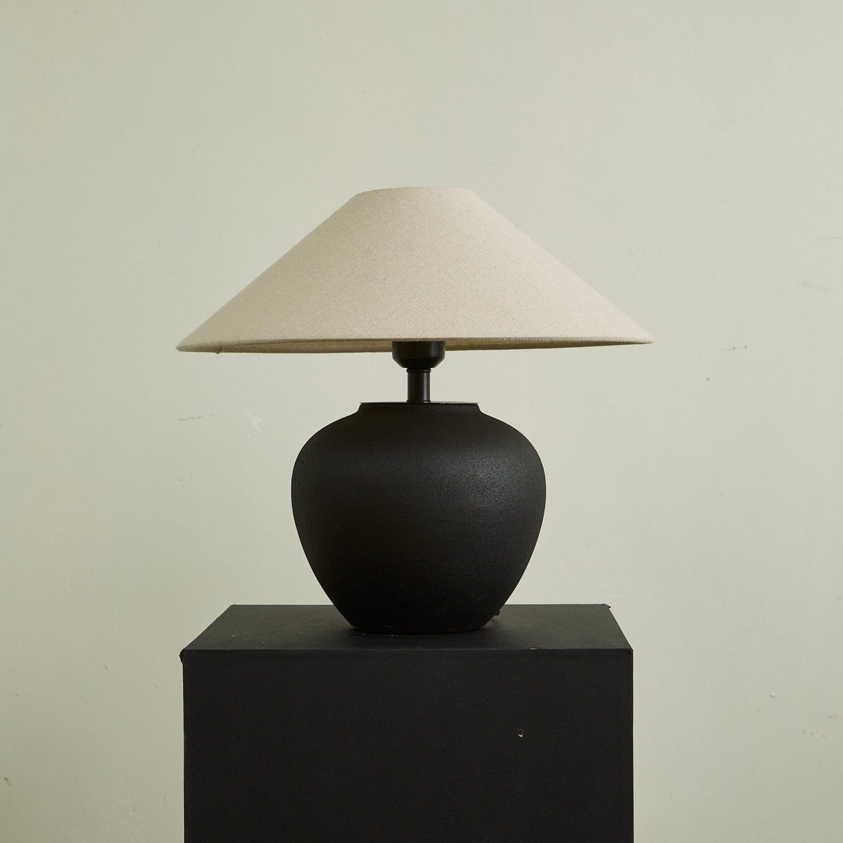 Noirveil Table Lamp