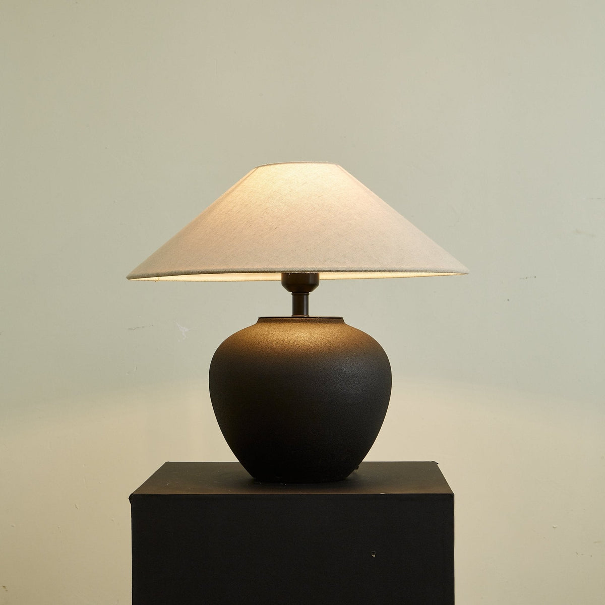 Noirveil Table Lamp