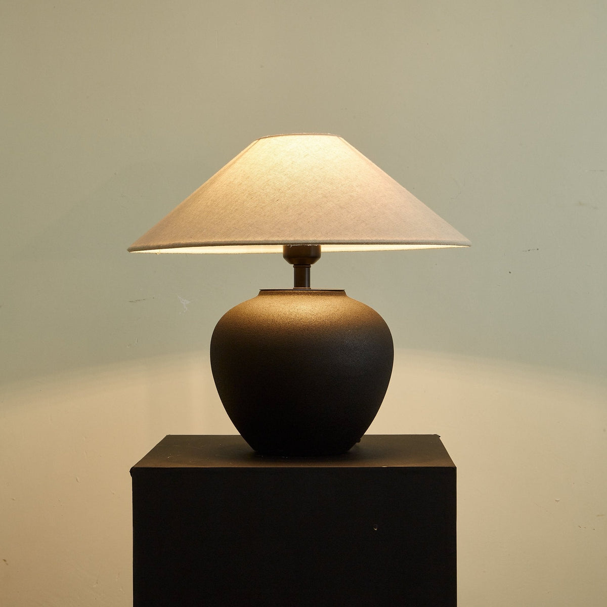 Noirveil Table Lamp