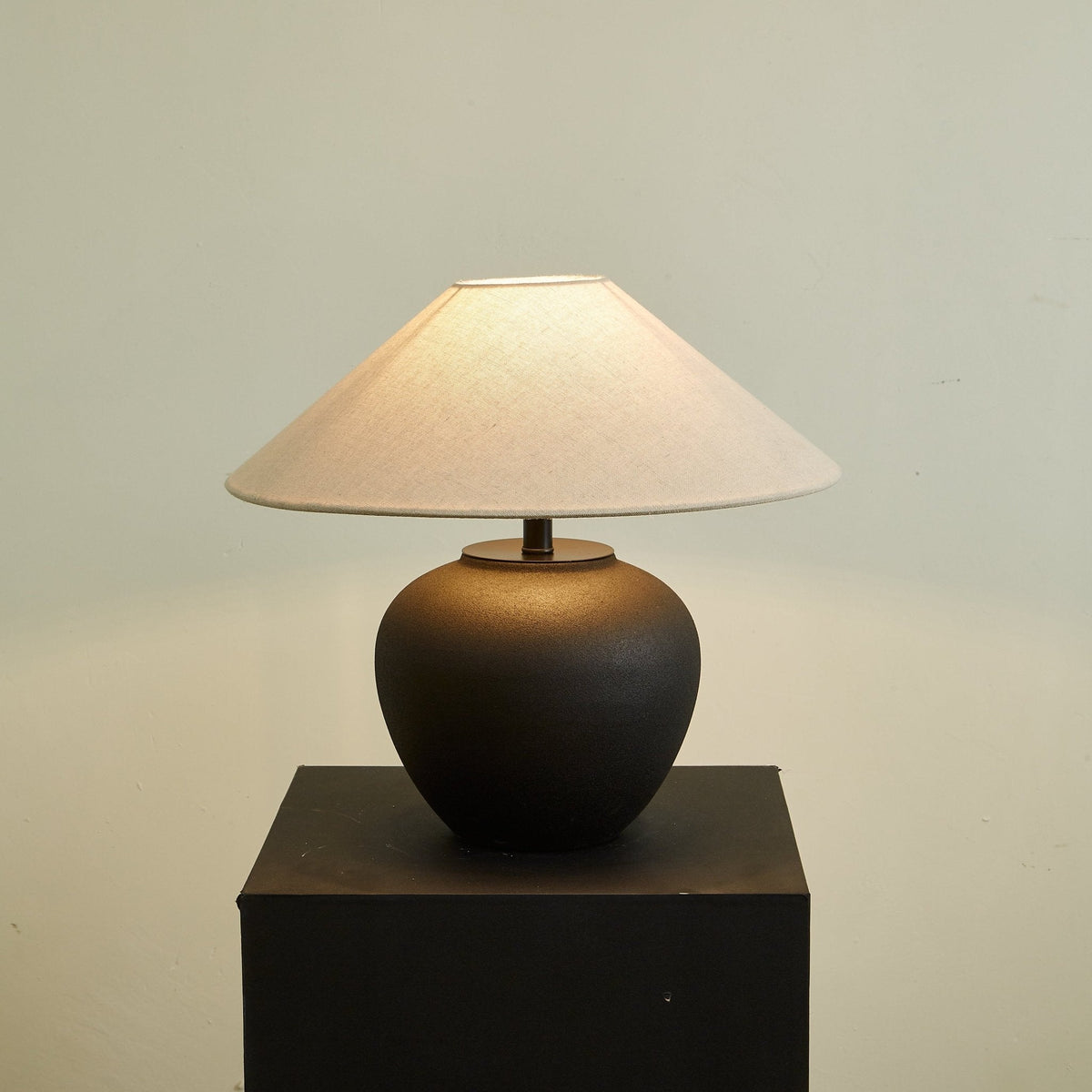Noirveil Table Lamp