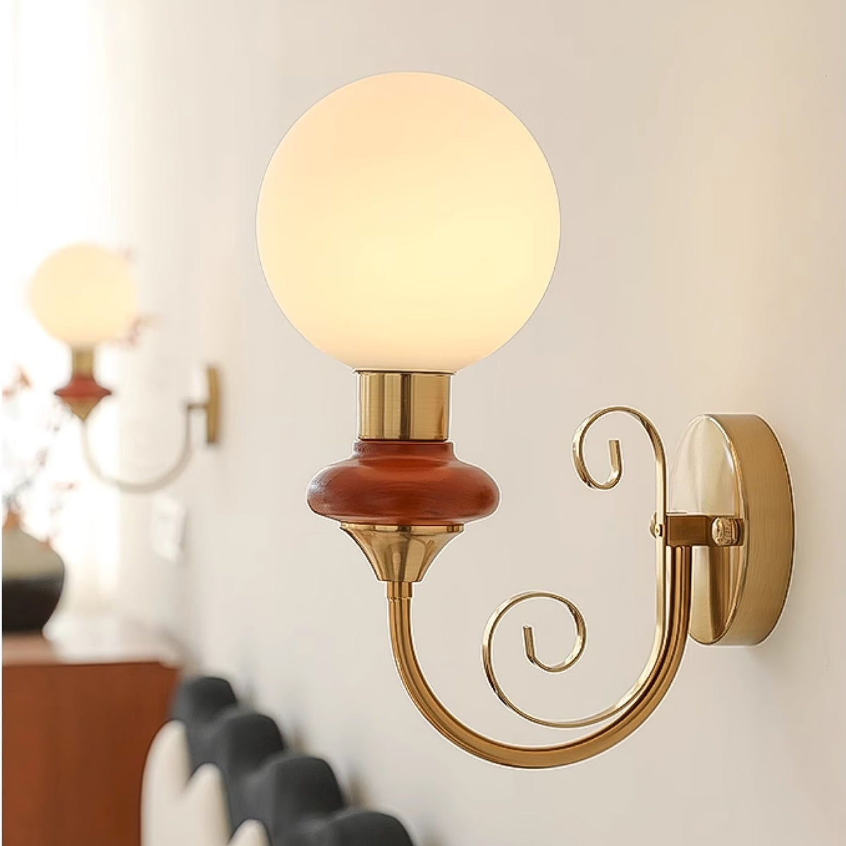 Onyx Plug-in Wall Lamp