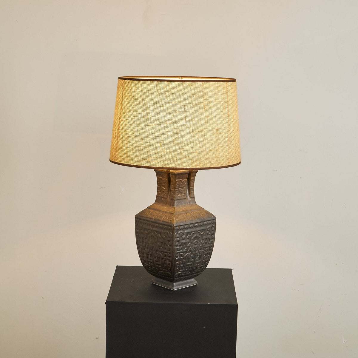 Orendi Table Lamp