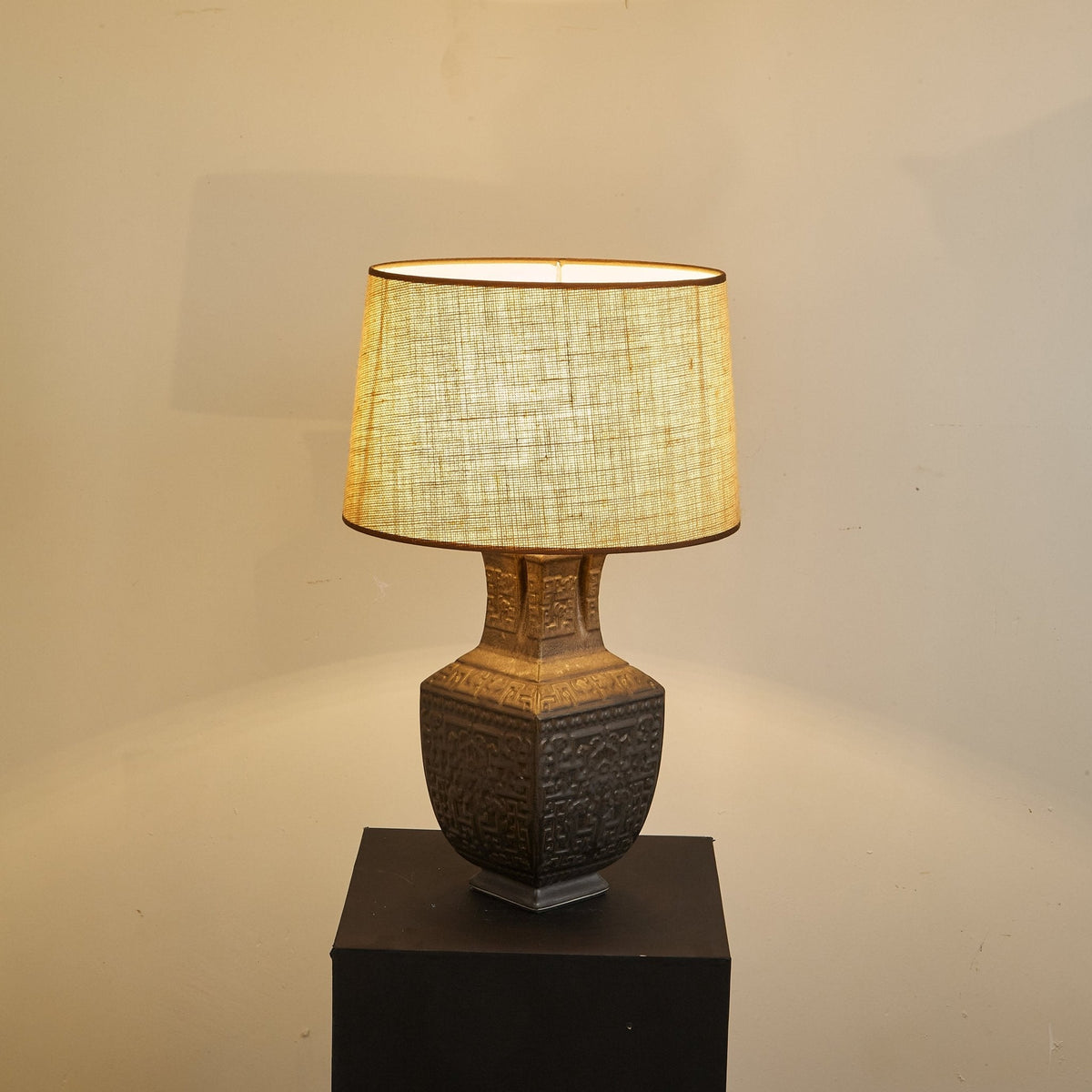 Orendi Table Lamp