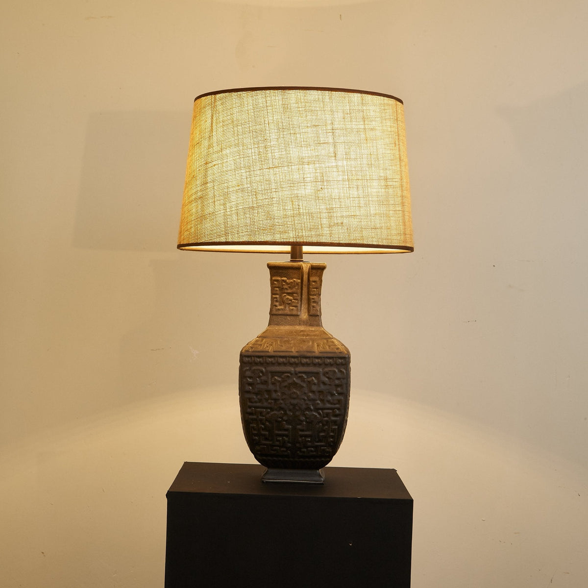 Orendi Table Lamp