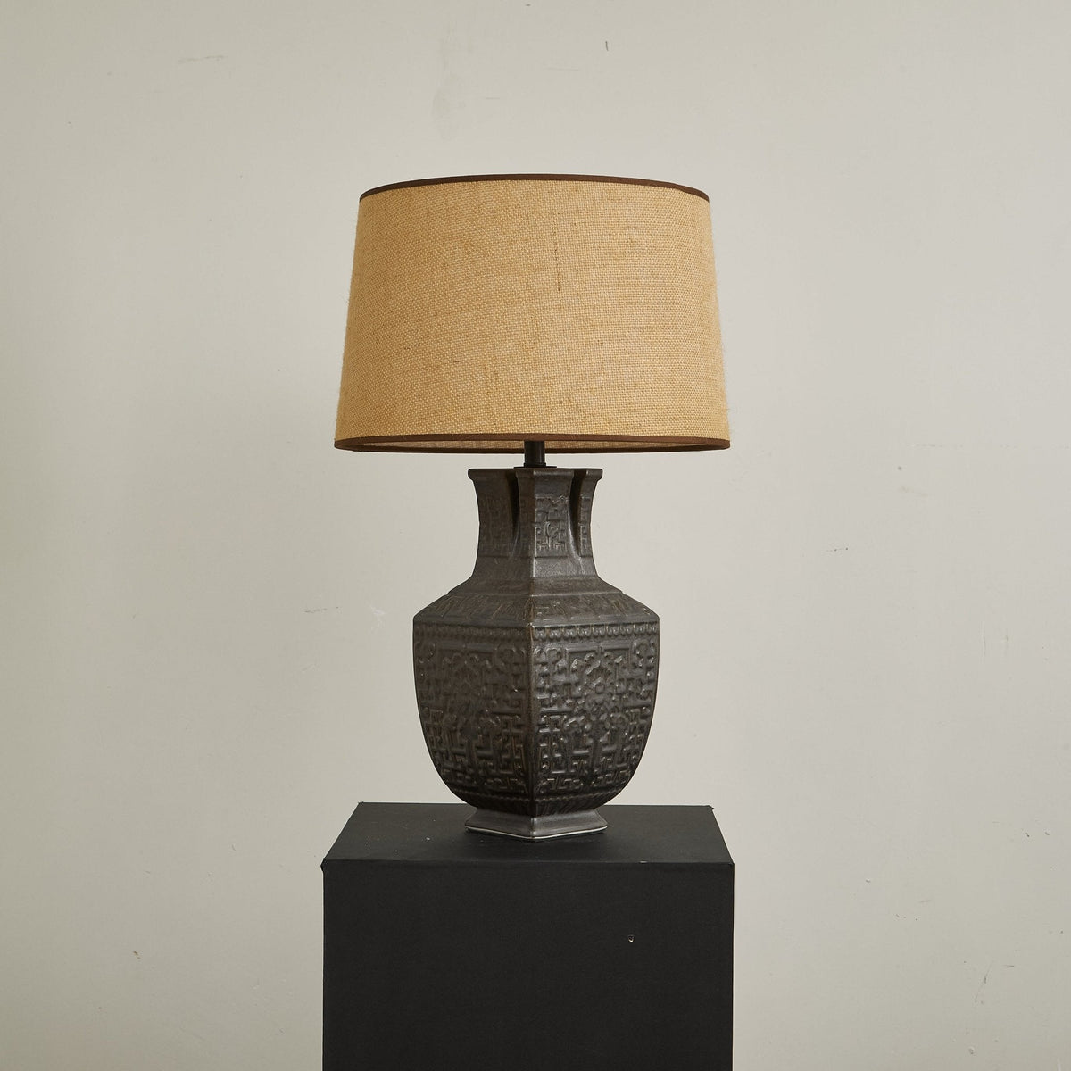 Orendi Table Lamp