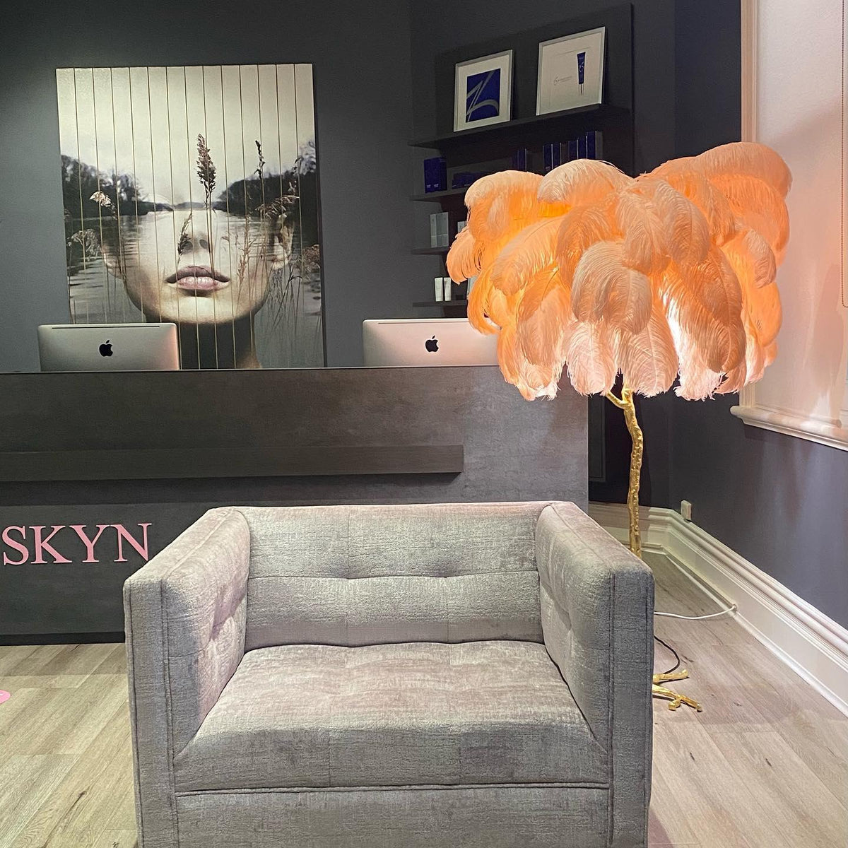 Ostrich Feather Floor Light 39.4″