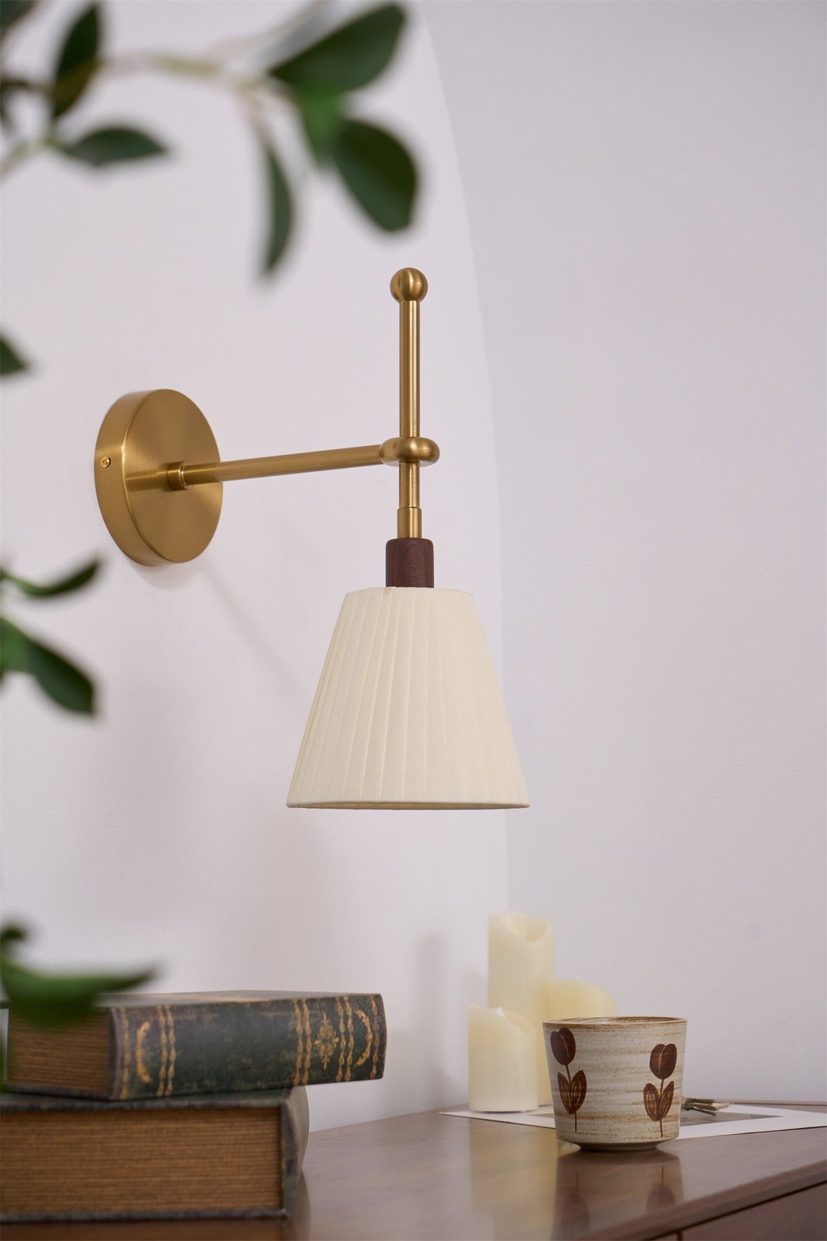 Pleated Fabric Wall Lamp