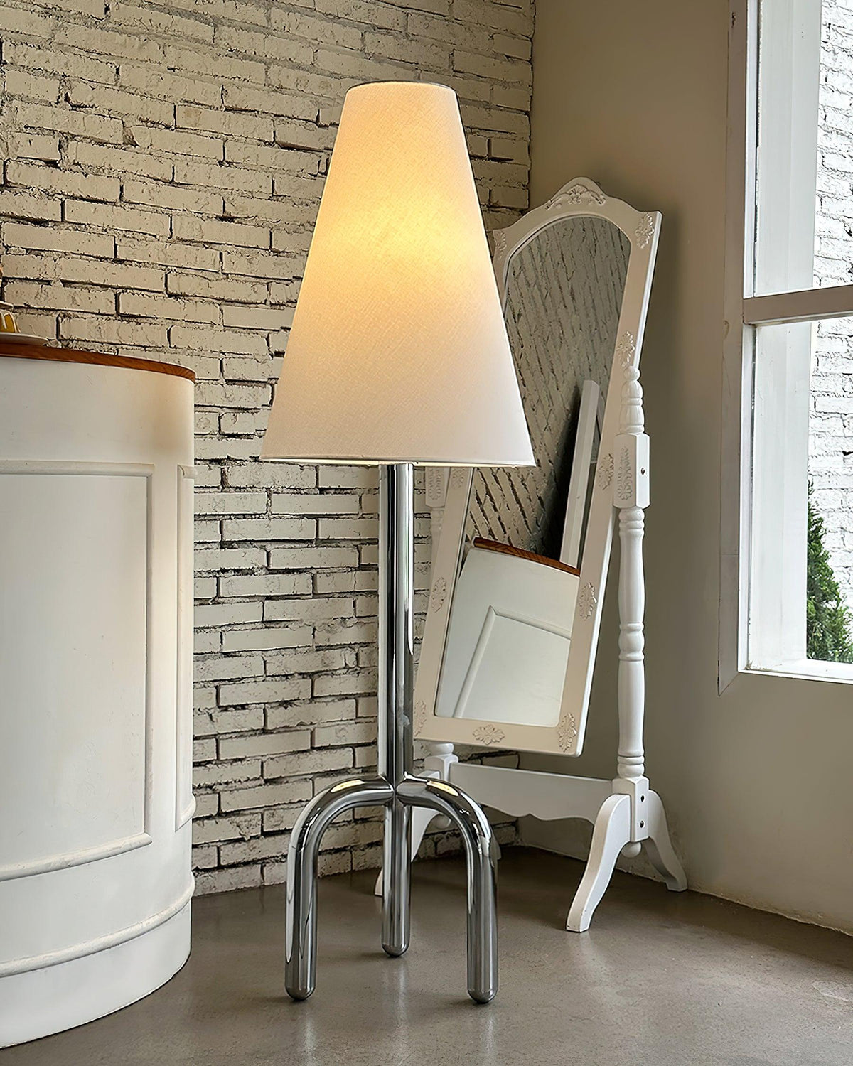 Pompidou Floor Lamp 18.1"