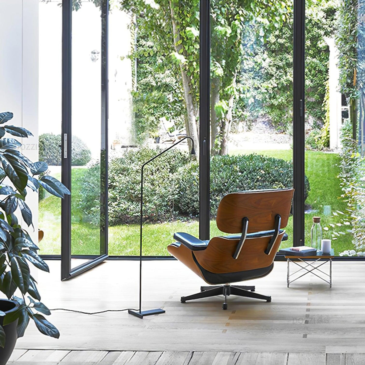 Pureform Floor Lamp 19.3"