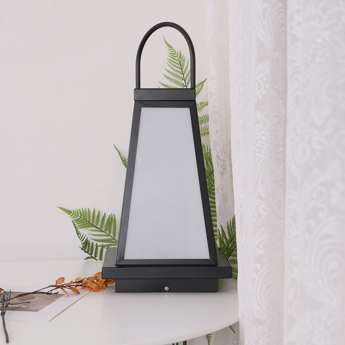 Roam Lantern Solar Outdoor Lamp