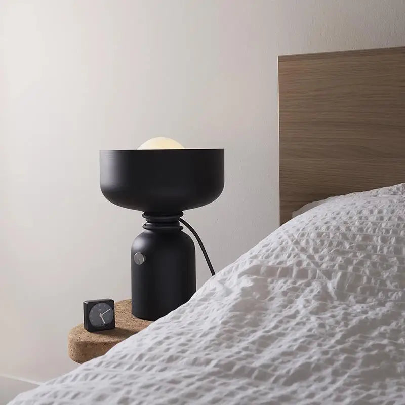 Metal Desk Lamp with E27 Bulb, for Living Room and Bedroom