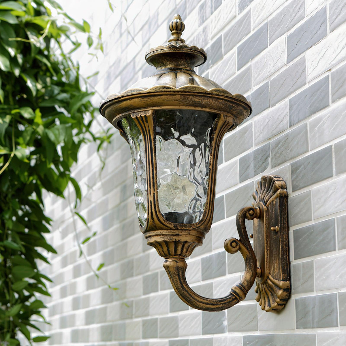 Savannah Outdoor Wall Lamp