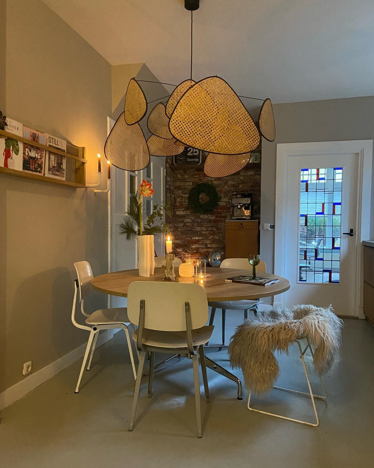 Screen Cannage Suspension